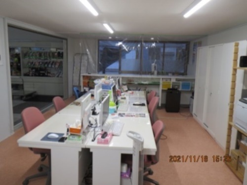 ・間仕切りシールド及び座席間隔の保持